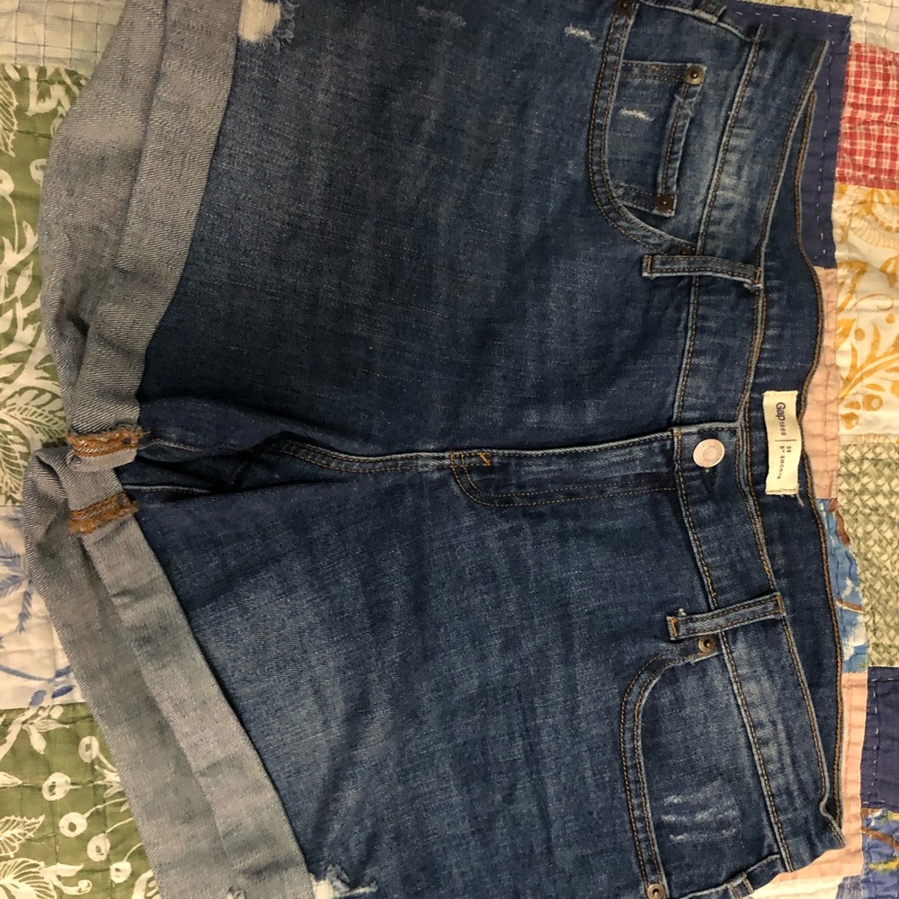 Women’s Gap jean shorts size 32